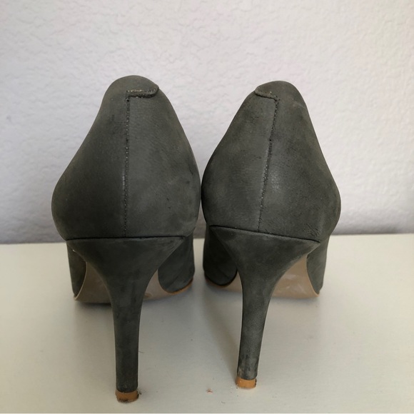 BCBG Olive Green Heel - Size 6.5W - Picture 2 of 4